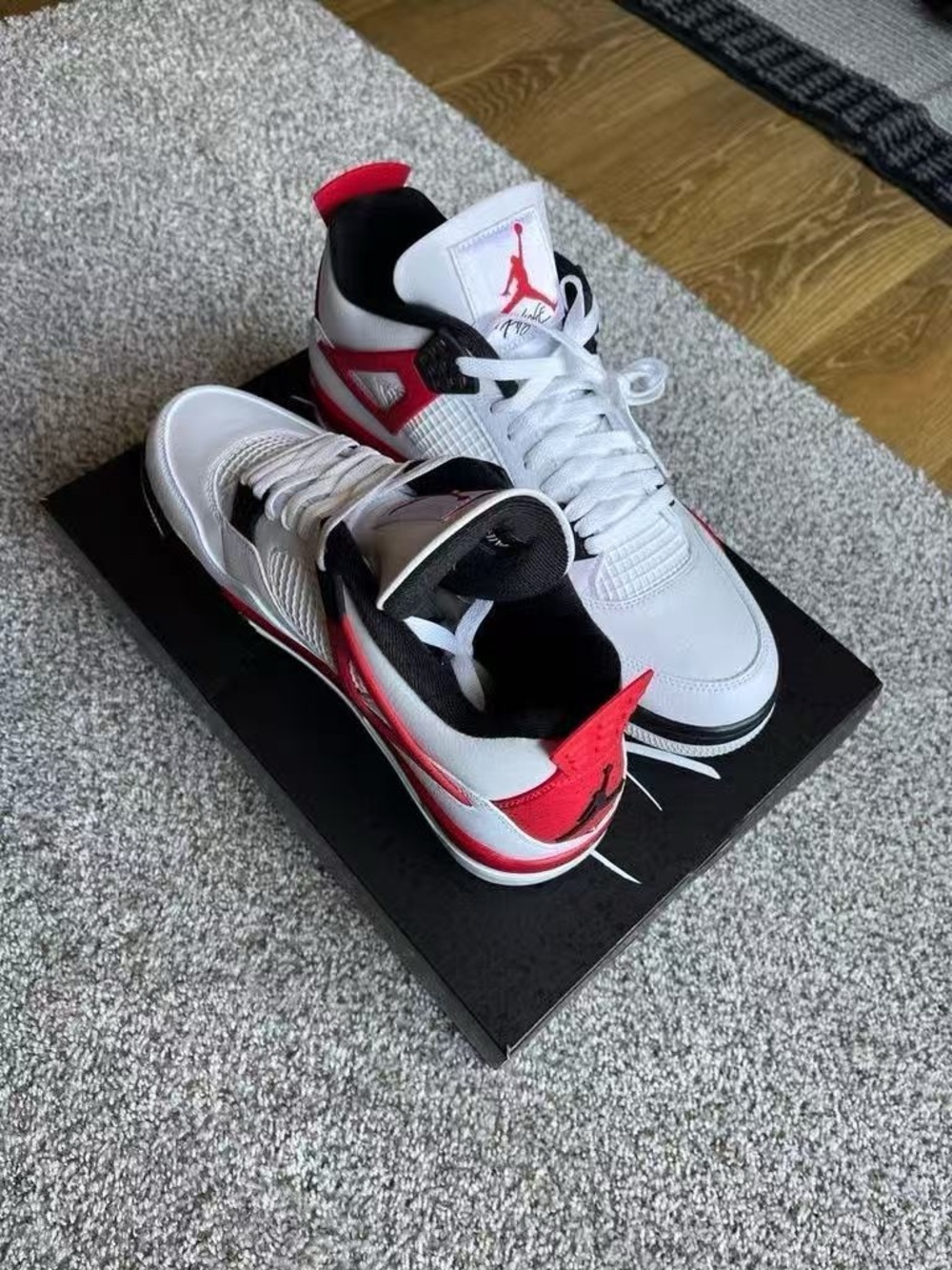 👟 New - Air Jordan 4 Retro Red Cement - Picture 7 of 9